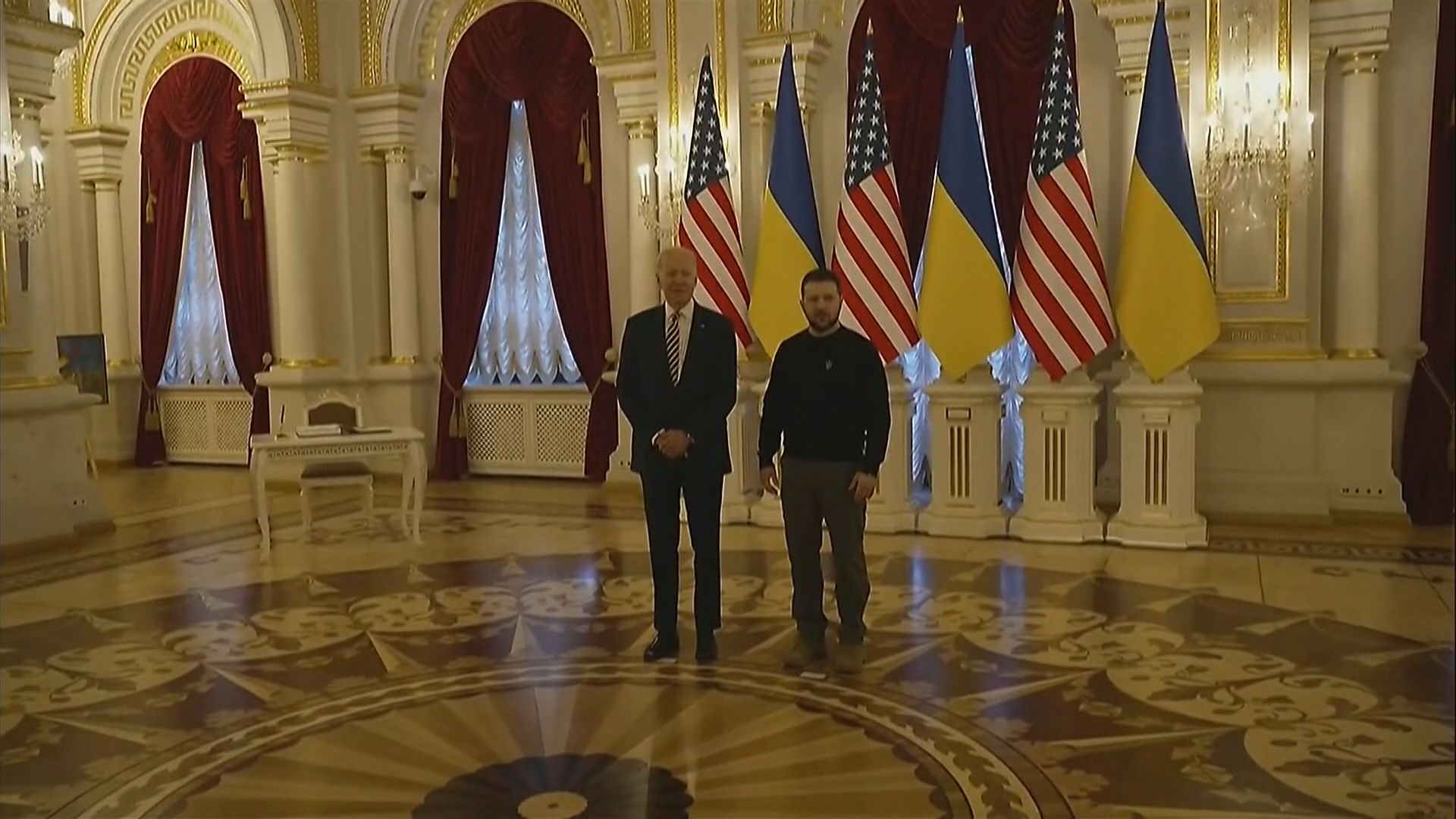 美國總統拜登突發訪問烏克蘭首都基輔　公布加碼向烏克蘭提供五億美元軍事援助