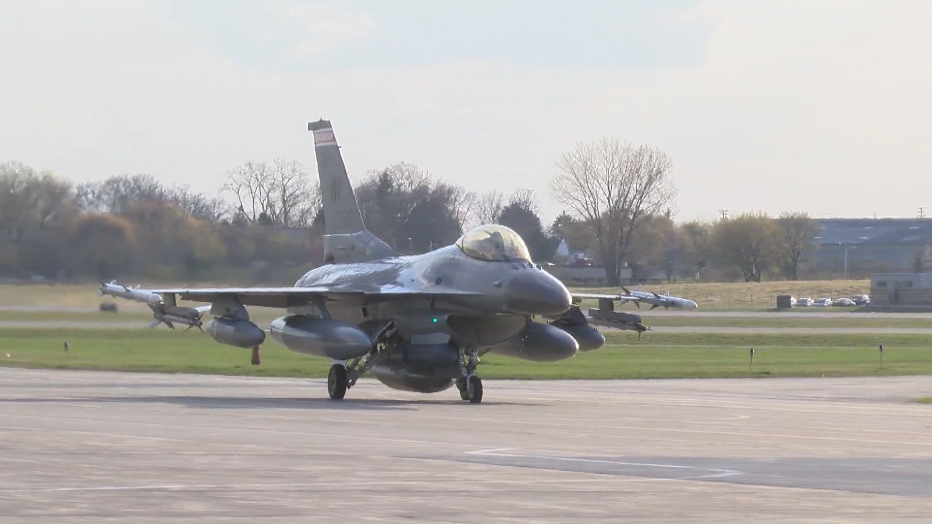 據報烏克蘭已經接收第一批F-16戰鬥機
