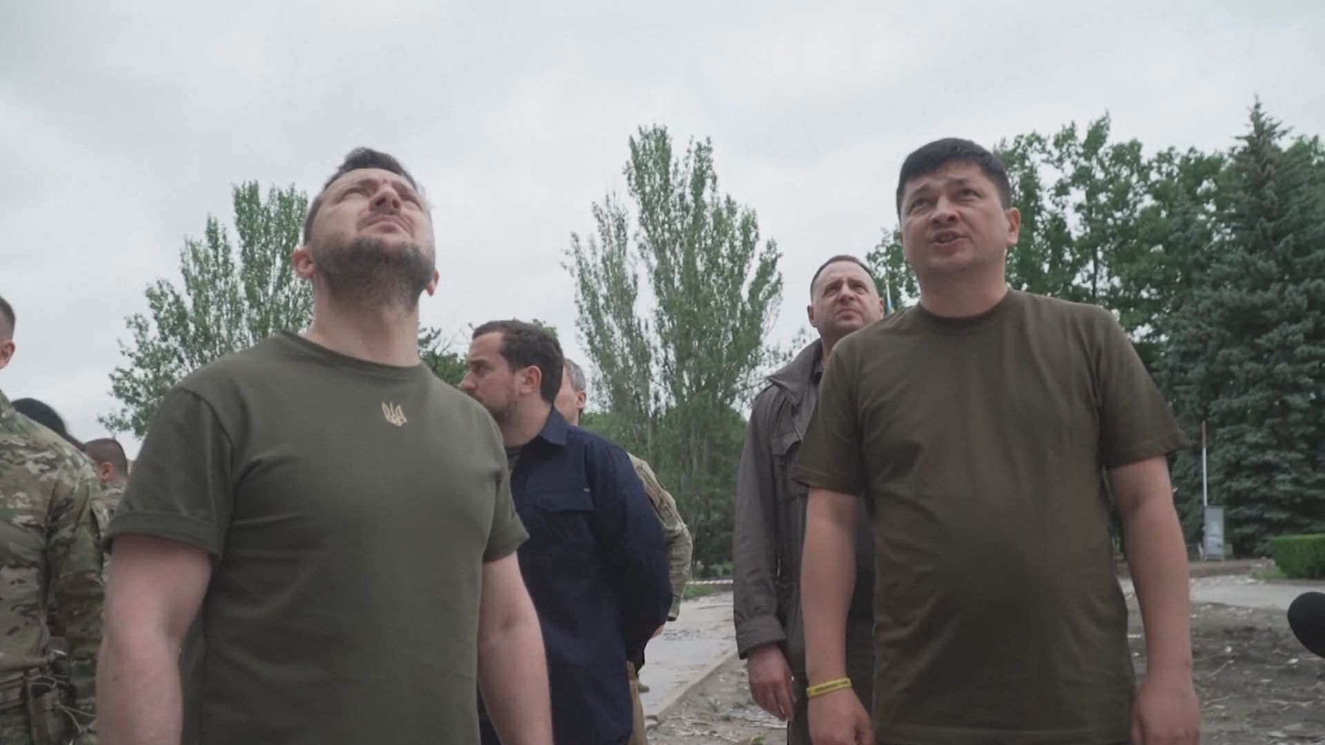 澤連斯基到訪烏克蘭南部城市尼古拉耶夫