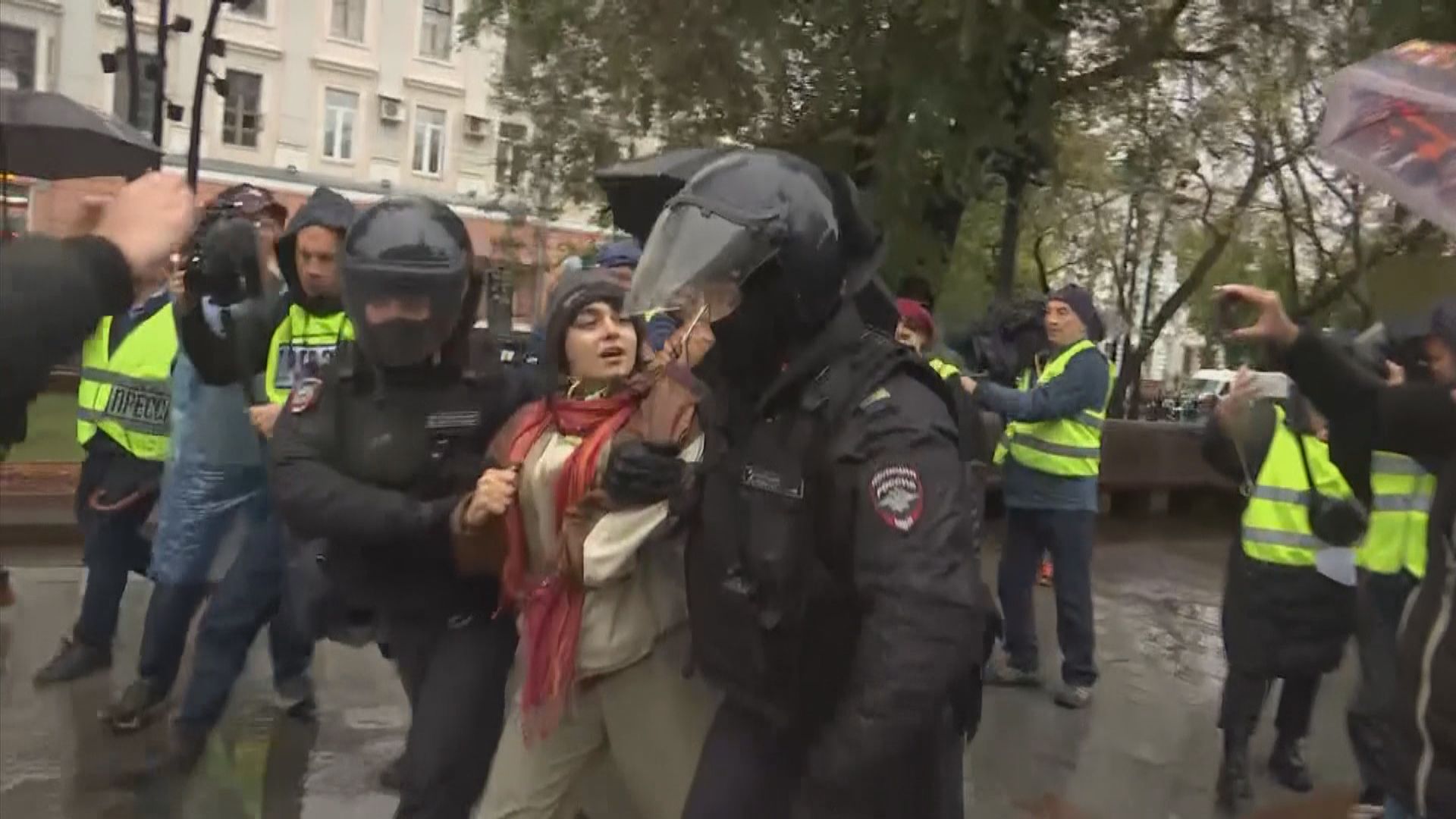 俄反戰示威持續多人被捕　外長稱俄軍行動是別無選擇
