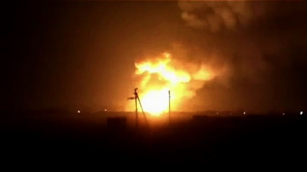 烏克蘭軍火庫爆炸二萬人疏散