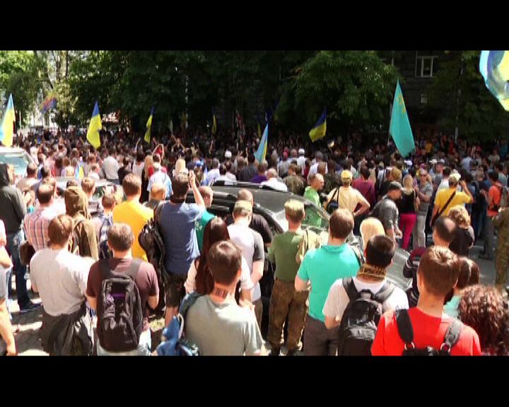 
烏克蘭民眾要求強硬對付親俄分子