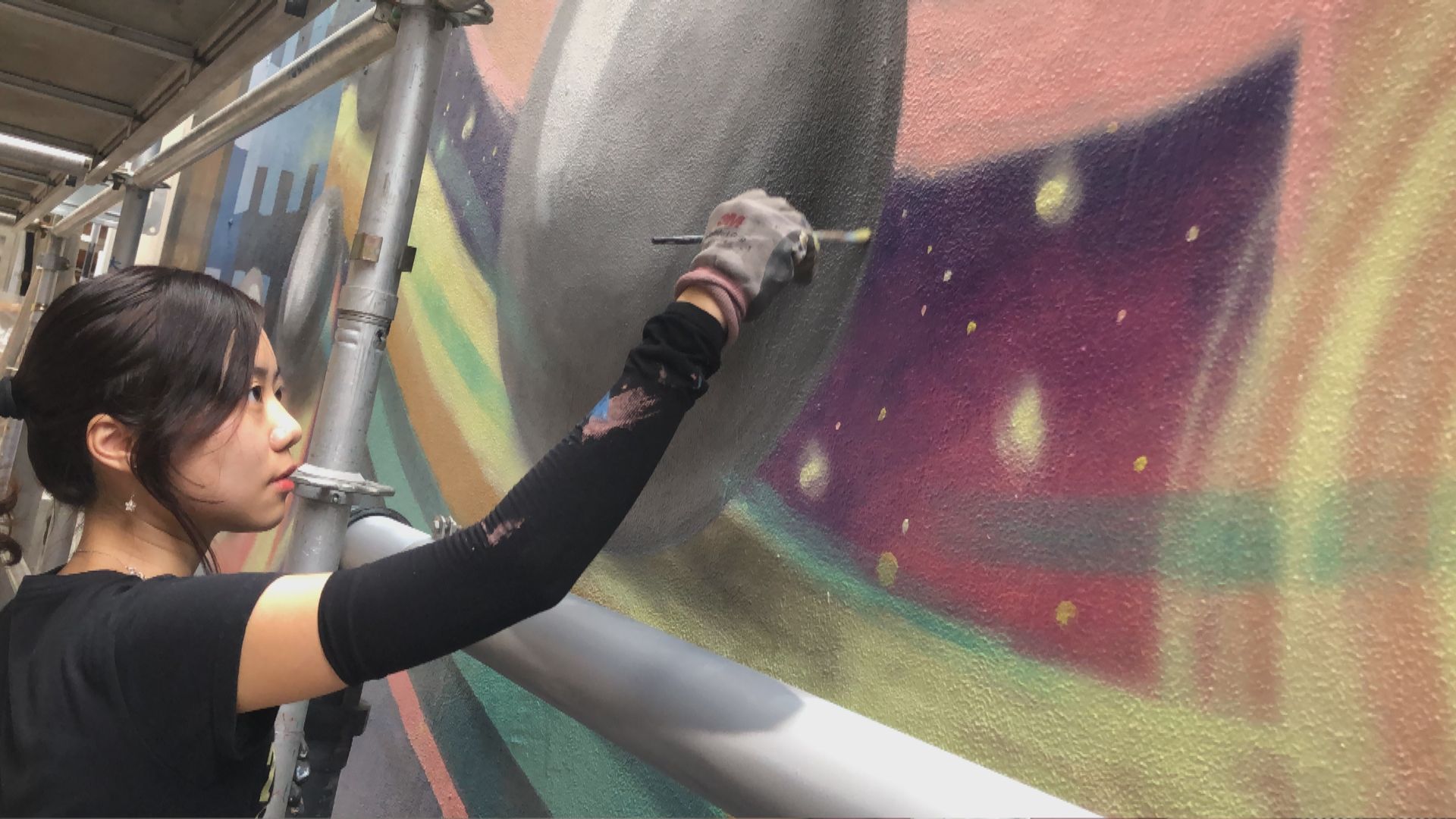 市建局邀藝術家創作壁畫盼為中環添色彩