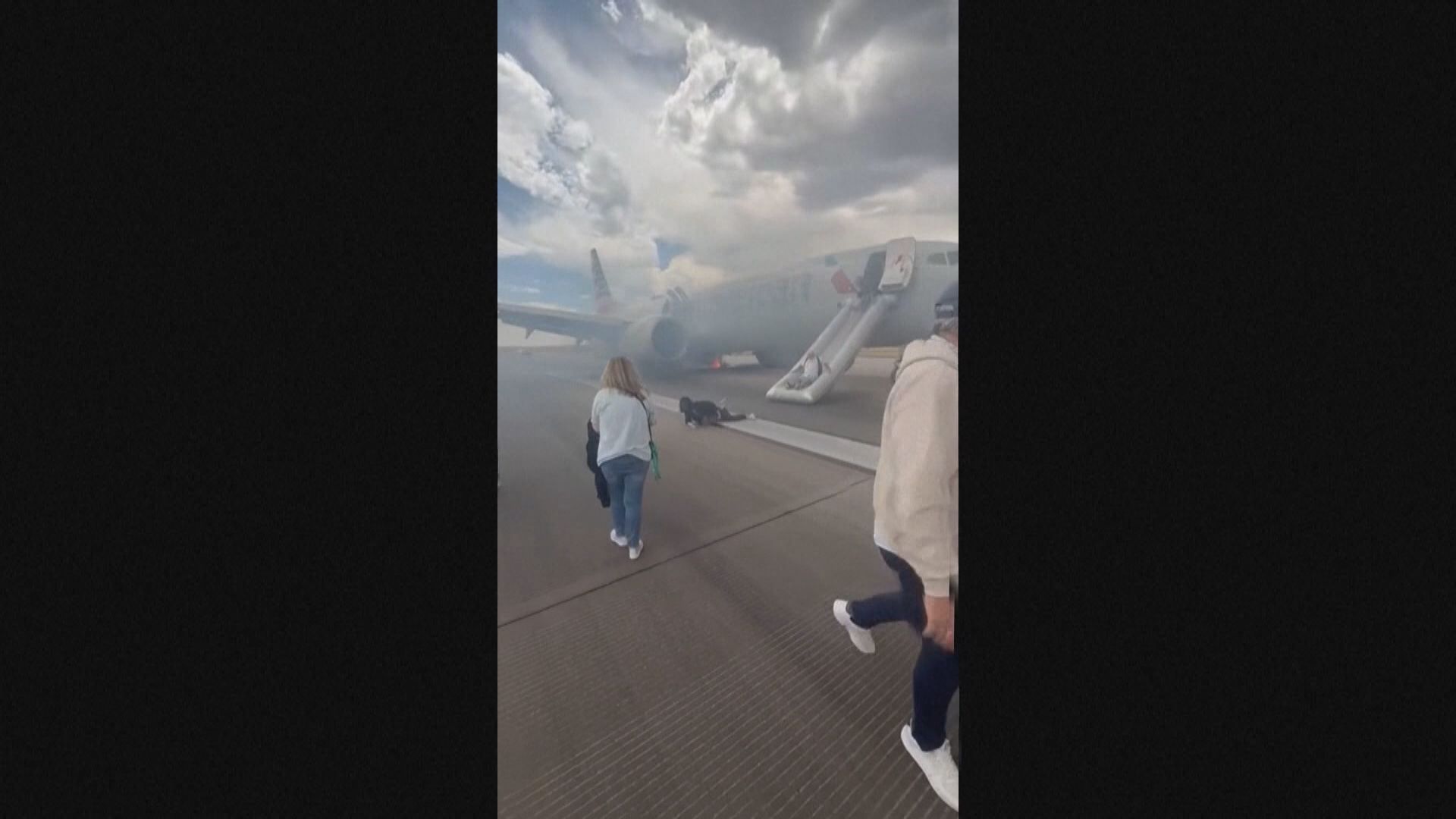 美國丹佛客機故障乘客緊急逃生一人傷
