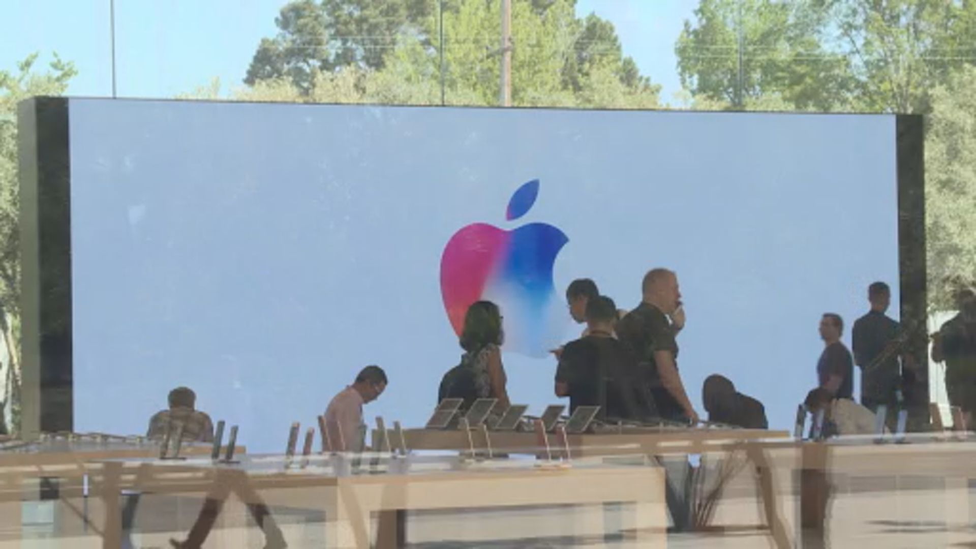 傳蘋果將首次在越南生產Apple Watch 和MacBook