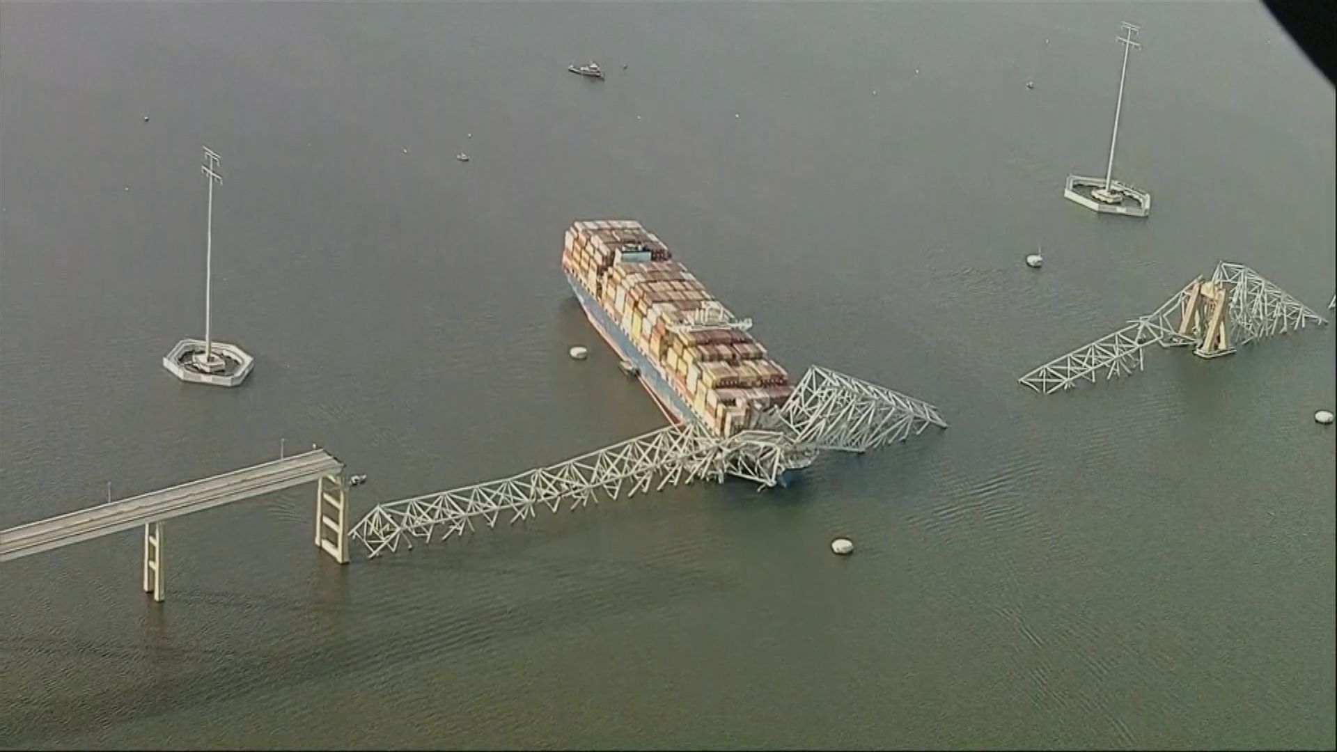 美國貨船撞塌大橋事件 當局尋回兩名失蹤者遺體