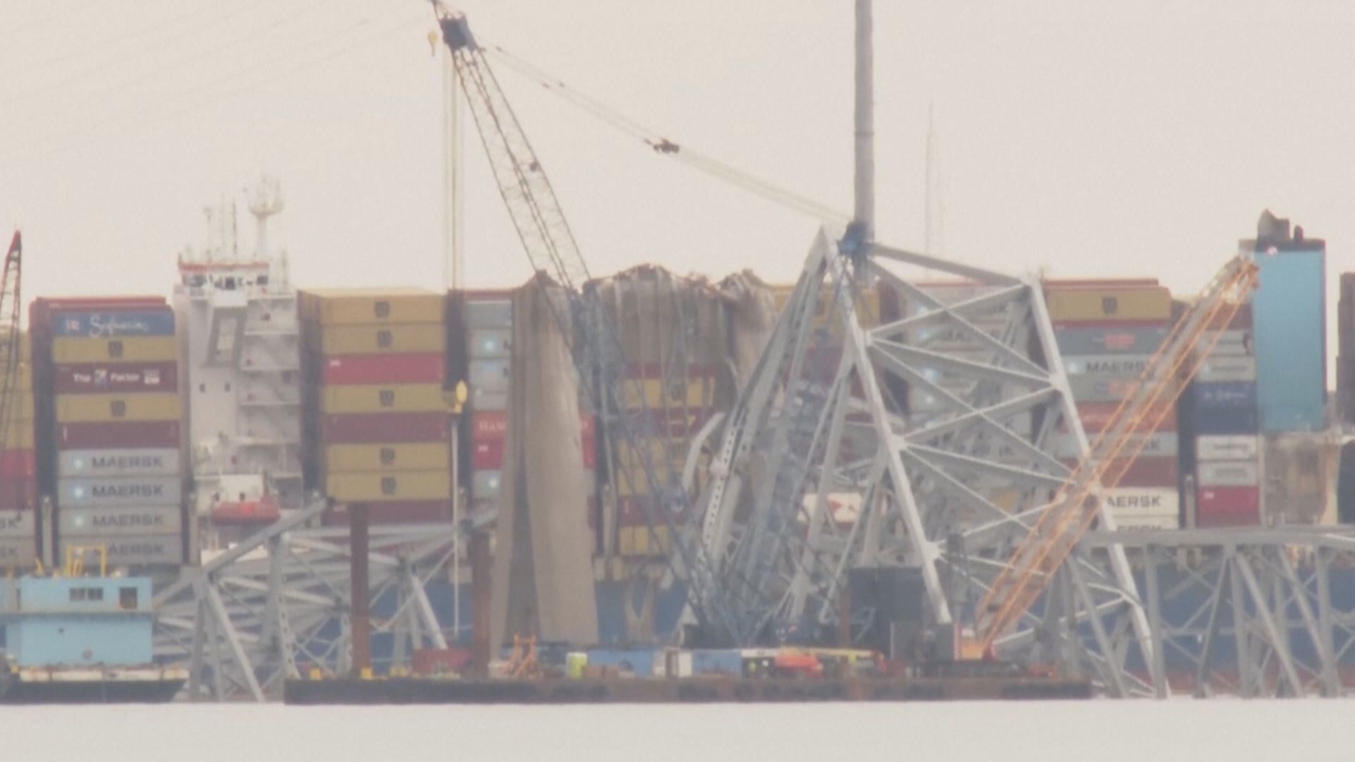 巴爾的摩貨輪撞橋事故 人員開始清理大橋殘骸