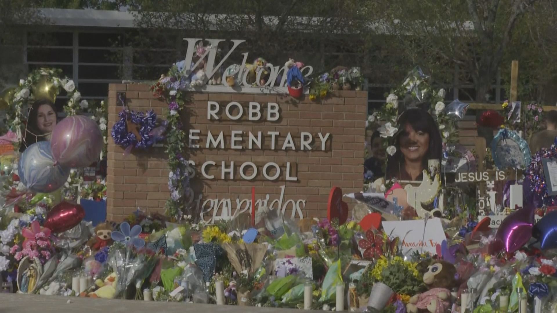 美國得州小學槍擊案遇害師生開始舉殯