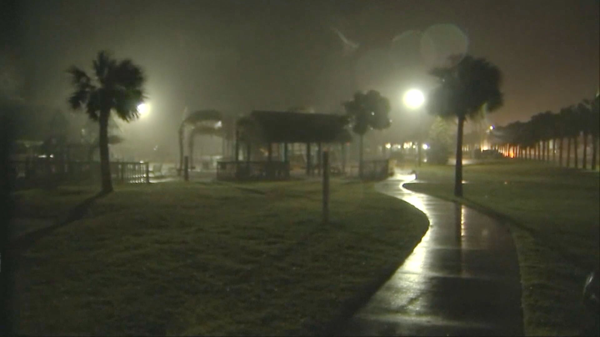 一級颶風「妮科爾」登陸佛羅里達州