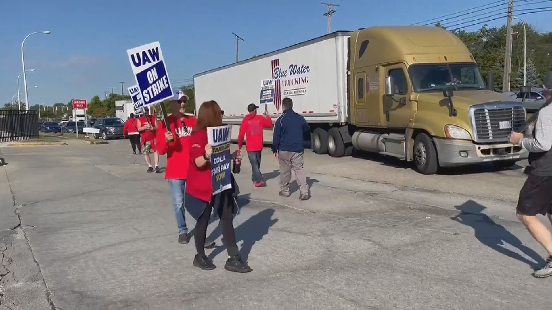 美國車廠工會罷工持續 拜登支持工人爭取權益