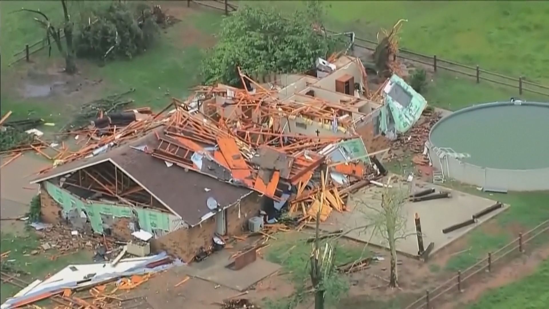 龍捲風吹襲美國俄克拉何馬州4死逾百傷 小鎮夷為平地