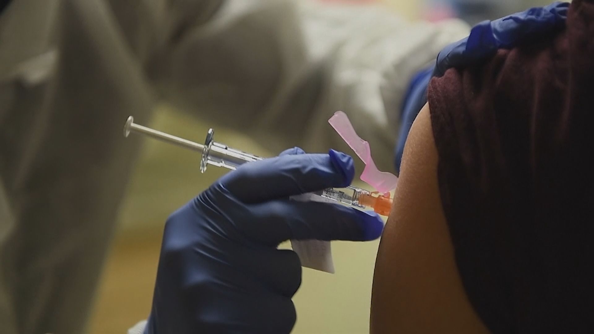 美國料首批新冠疫苗周一送達各州　醫護長者等率先接種