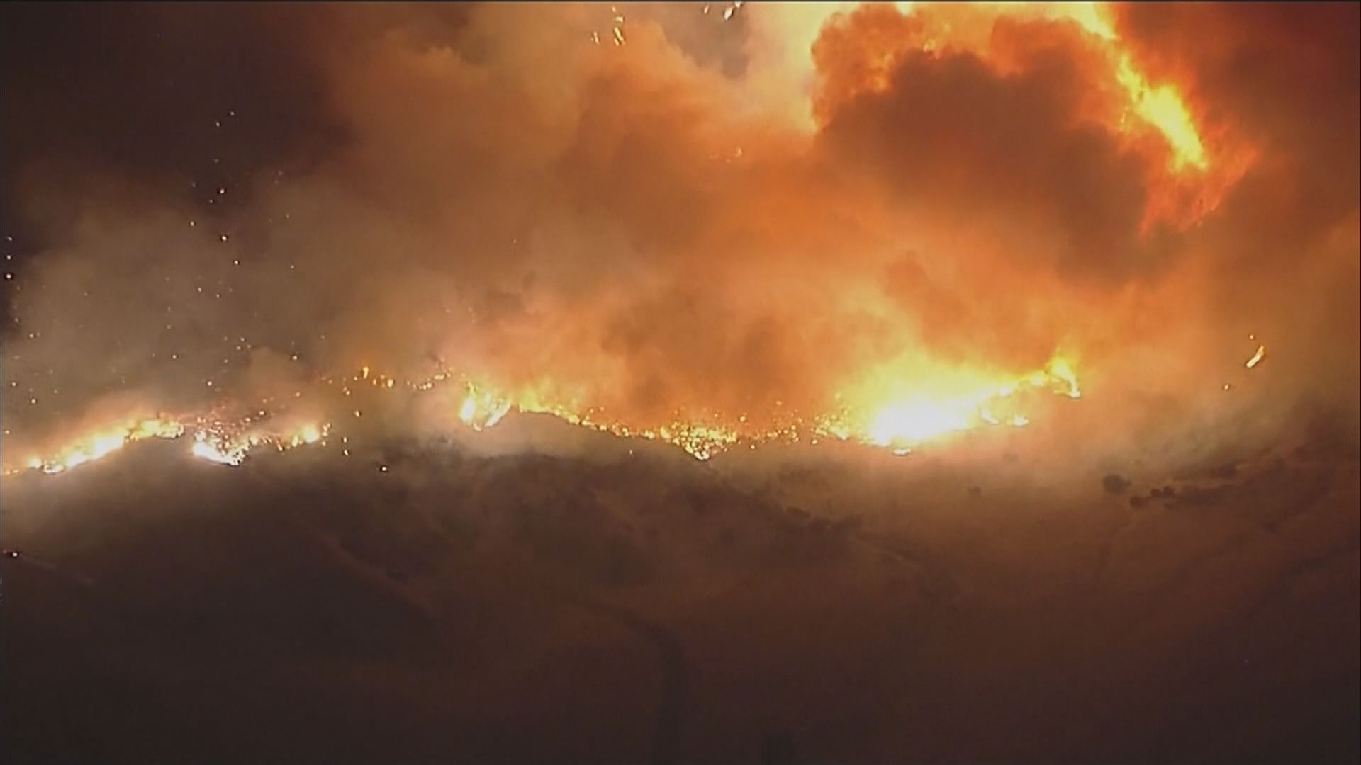 南加州山火蔓延　數千居民疏散