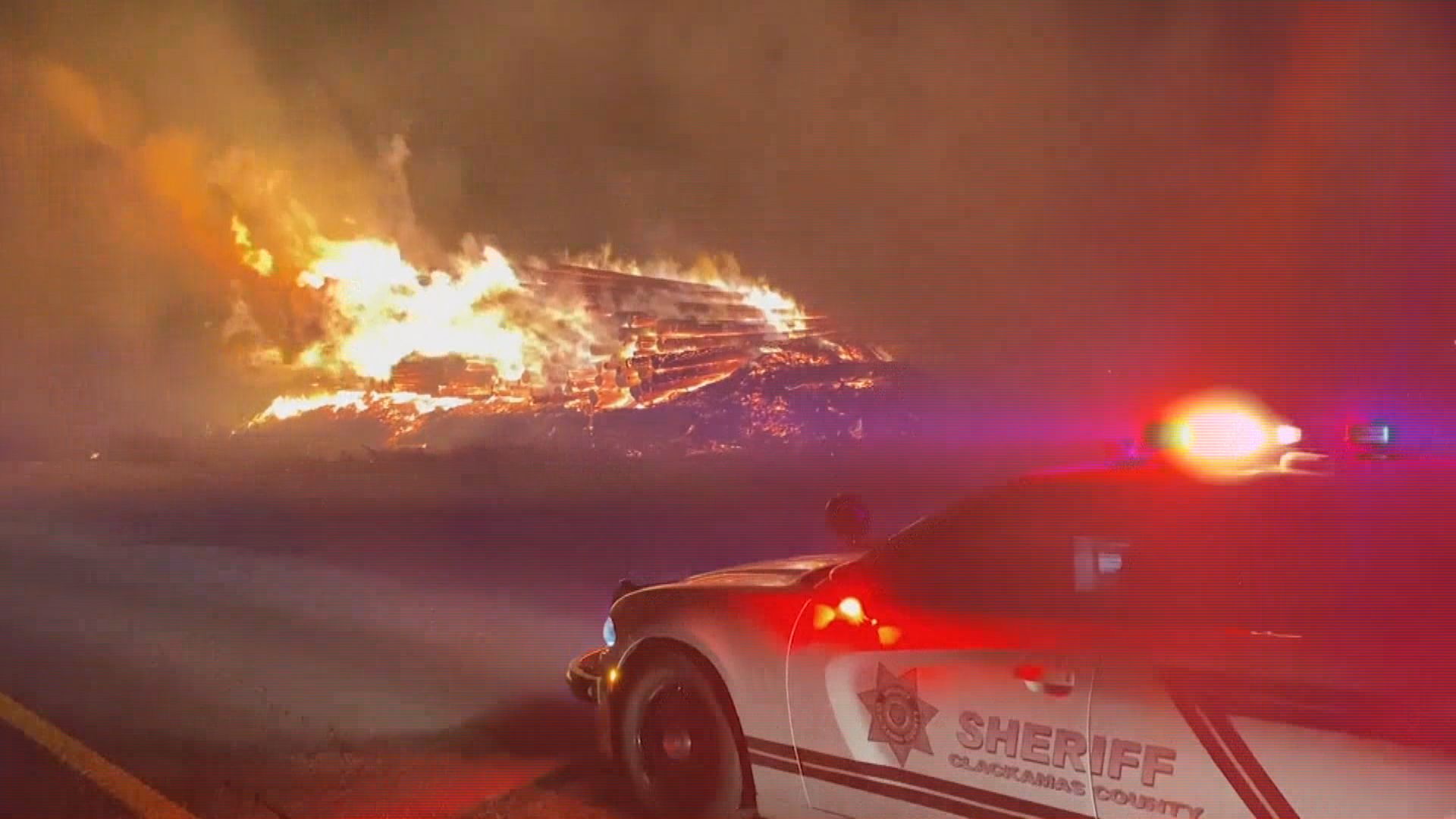 美國西岸八月起山火仍未受控　造成25人死亡
