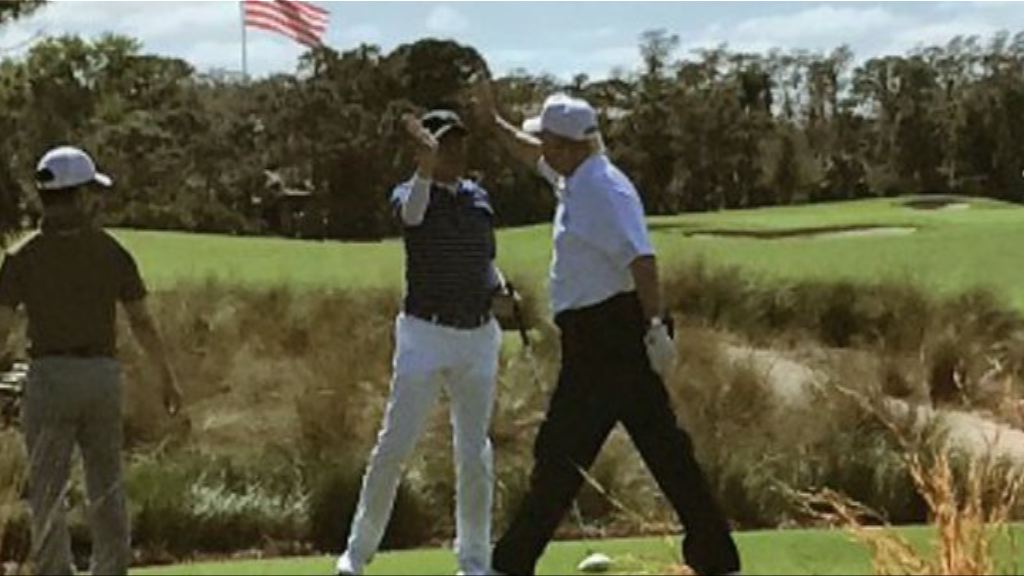 美日領袖上演「高爾夫球外交」謝絕傳媒採訪