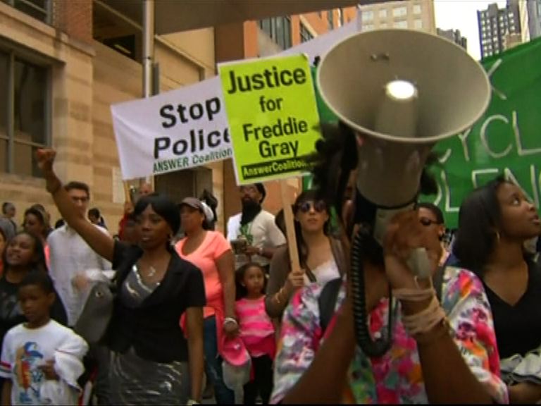 巴爾的摩過千人上街爭取公義