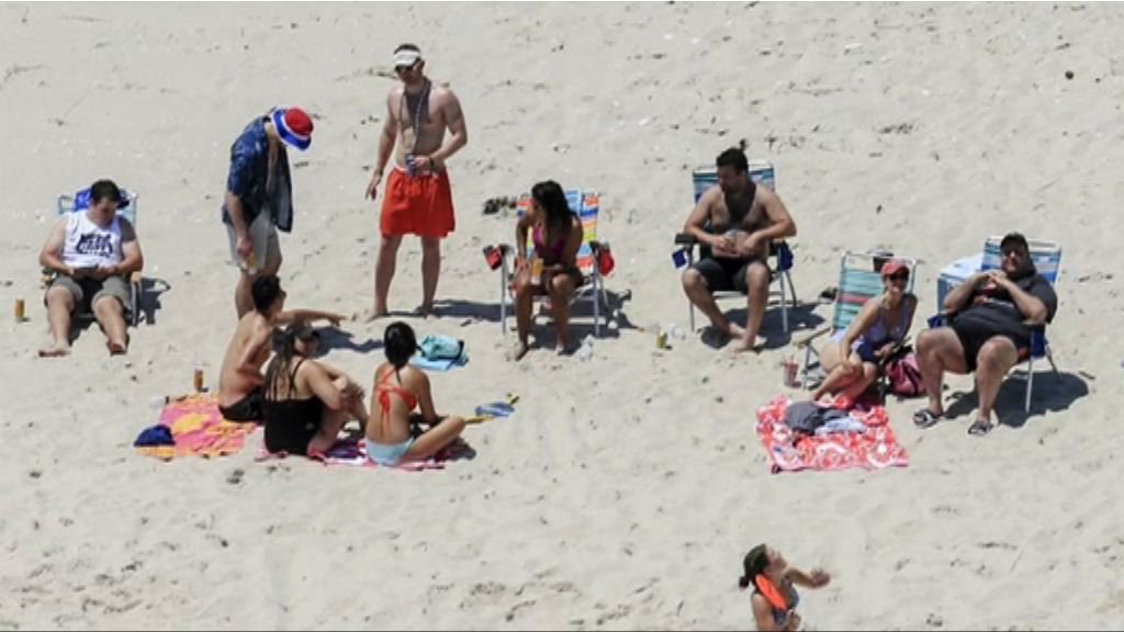 新澤西州長於關閉沙灘日光浴遭批