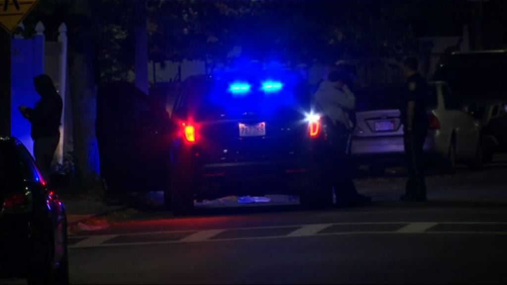 美國波士頓槍擊案兩警員受重傷
