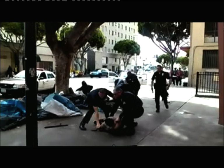 
洛杉磯警方涉槍殺露宿者