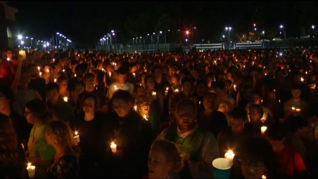 美國民眾出席燭光集會對抗仇恨暴力