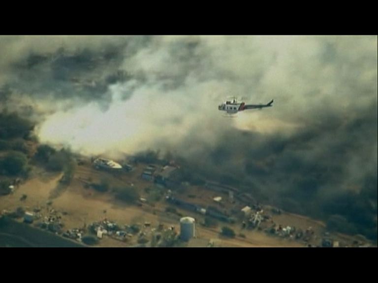 加州山火未受控　無人機阻救火