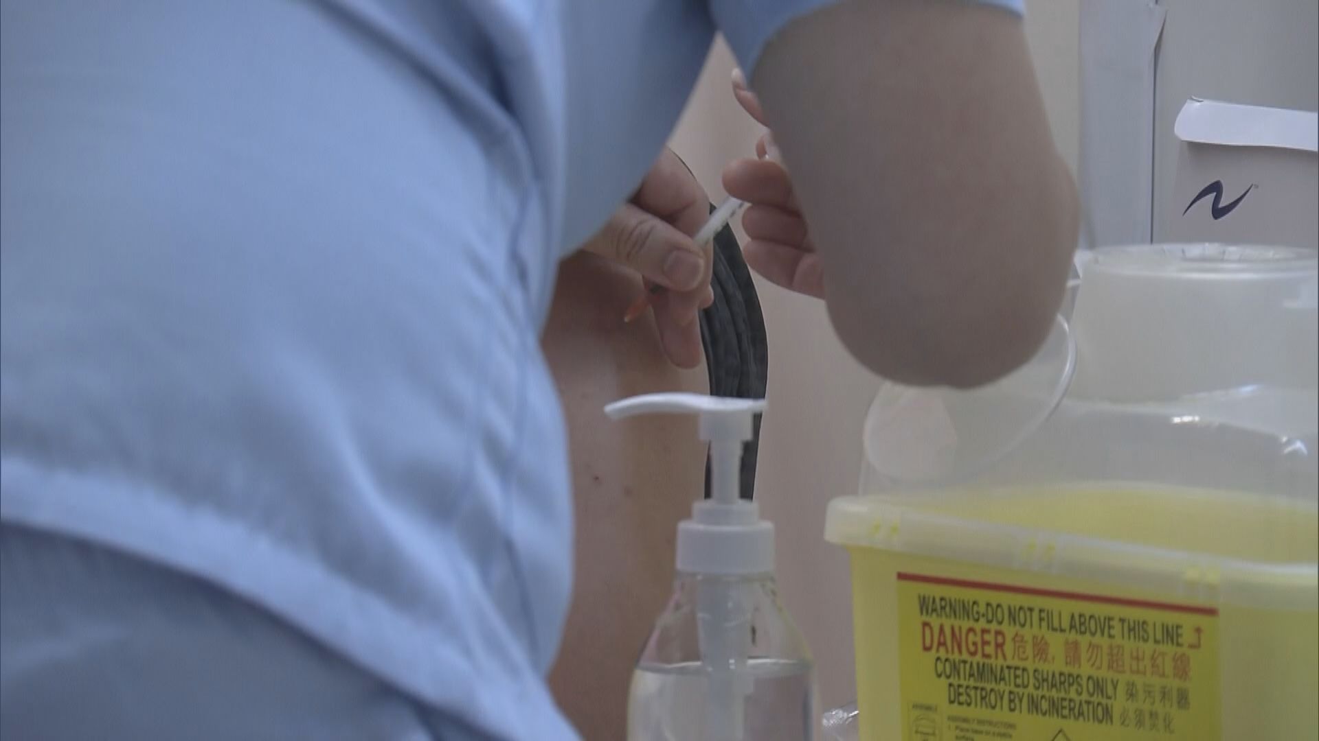 周一逾7萬人接種新冠疫苗　創單日新高