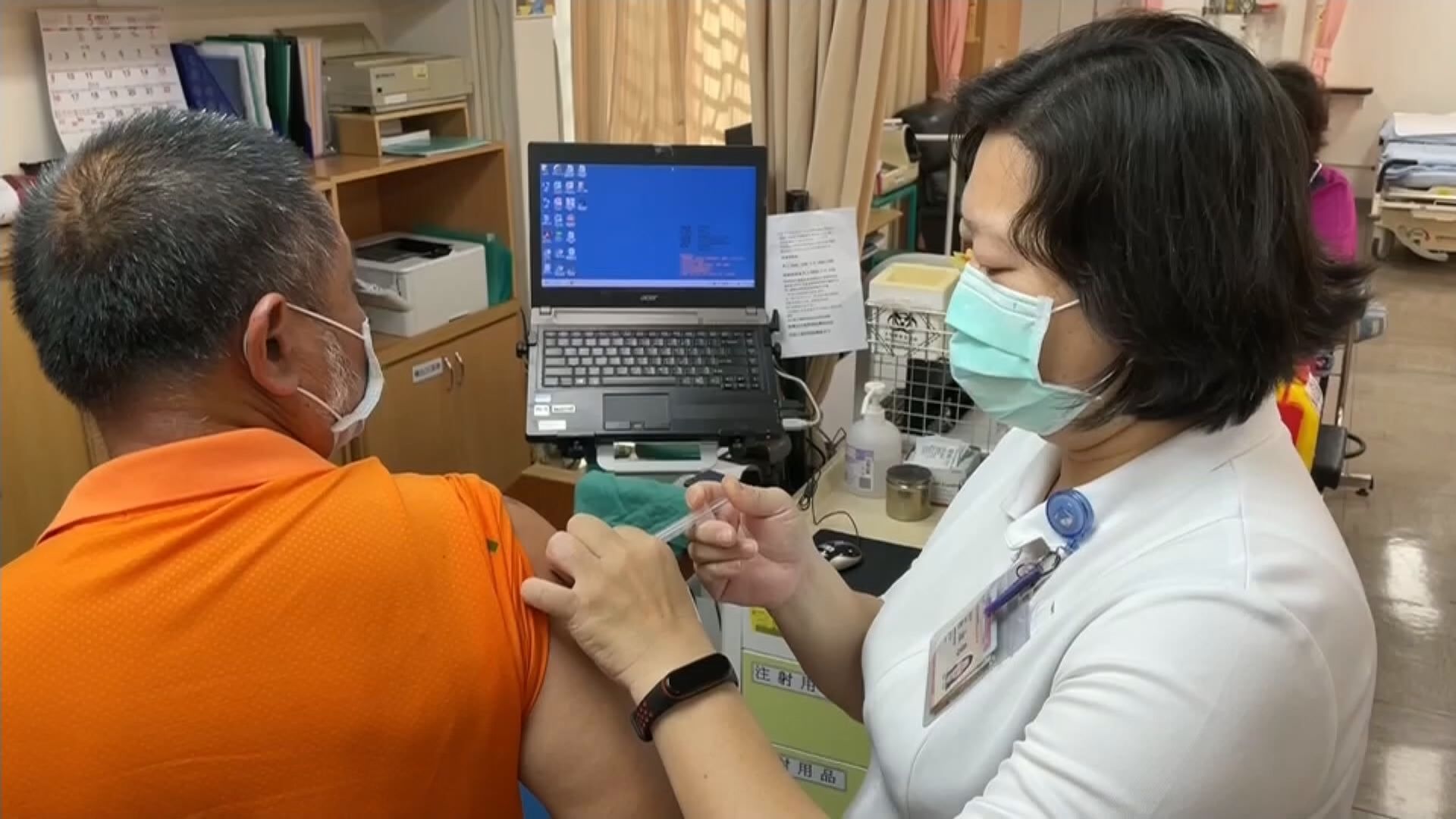 台灣接種新冠疫苗人數再創新高