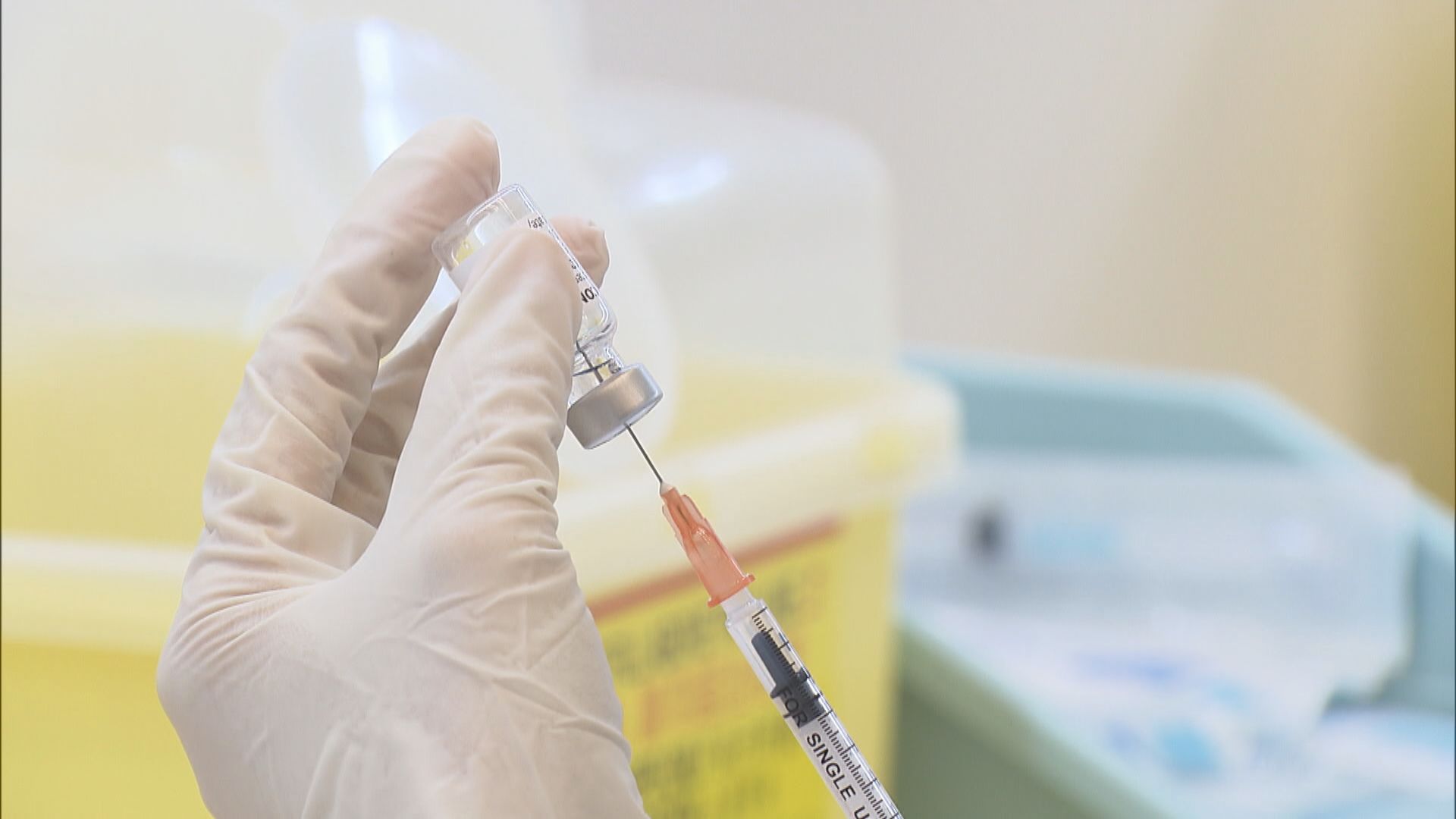 13人接種新冠疫苗後不適送院　3人需留院觀察
