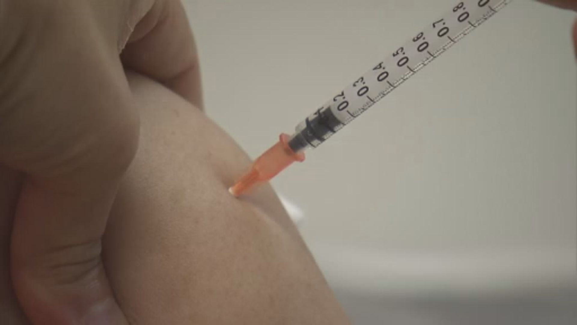 周二有逾6.1萬人接種新冠疫苗