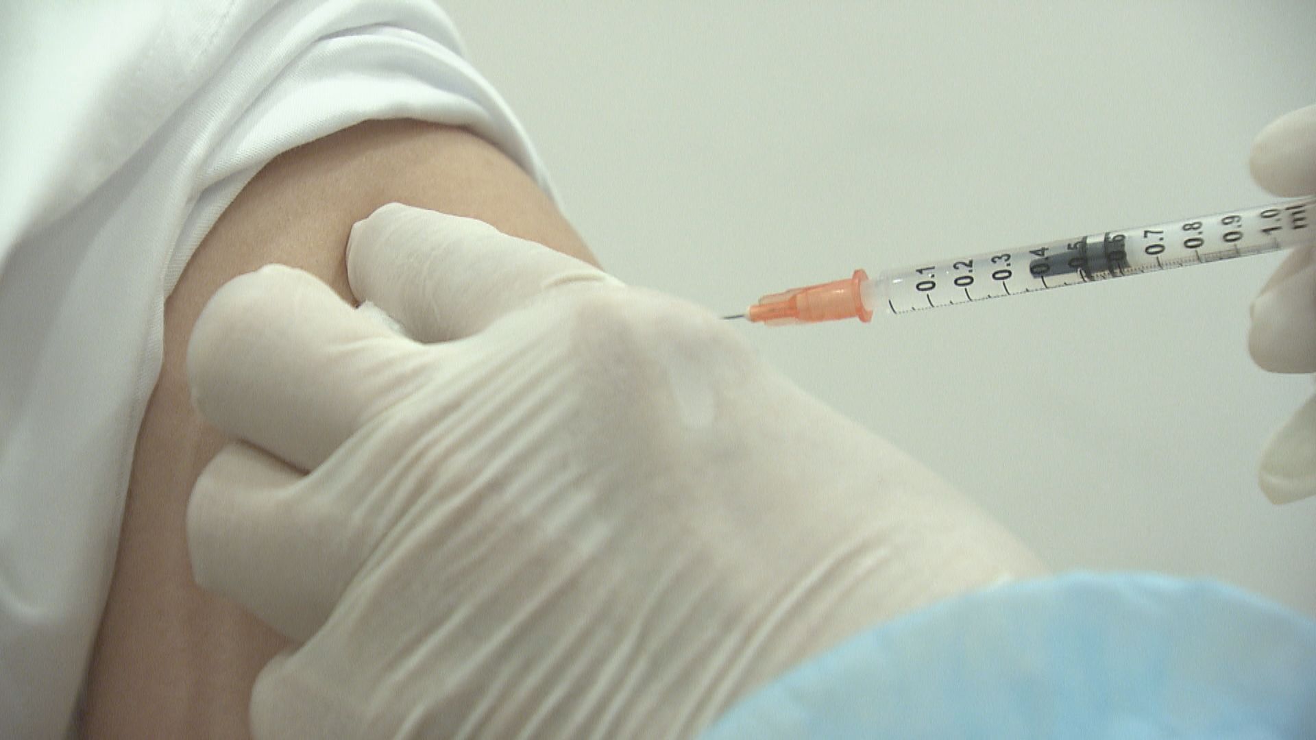周五有5.6萬人接種新冠疫苗