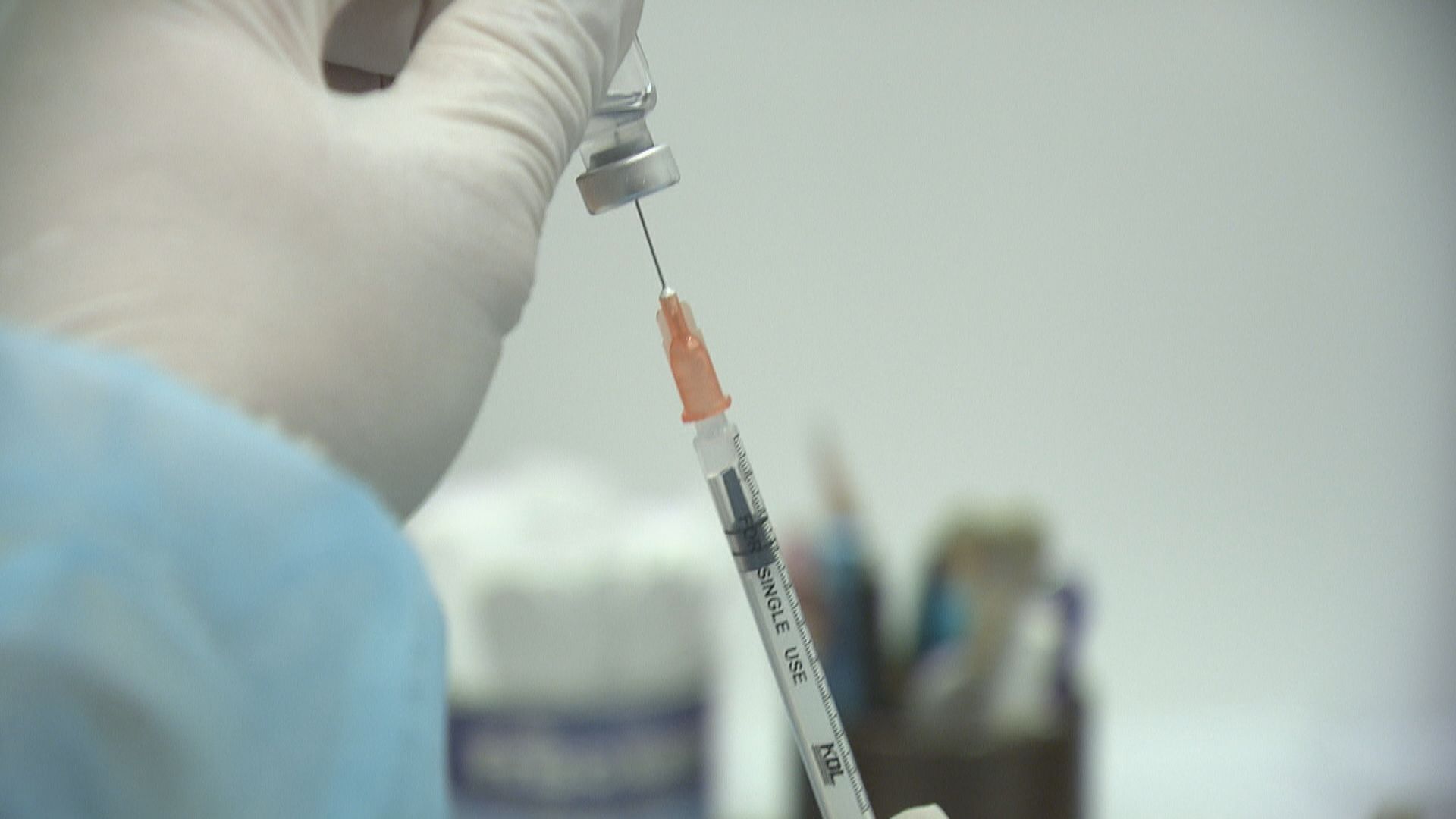 星期一約2萬4千人接種新冠疫苗