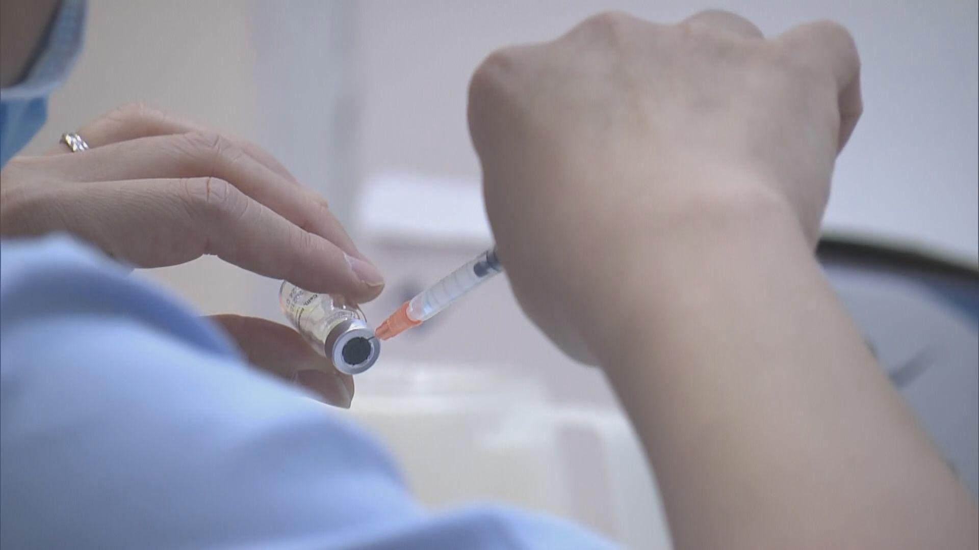 周一有約12200人接種新冠疫苗