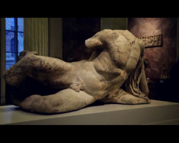 
大英博物館外借石雕引希臘不滿