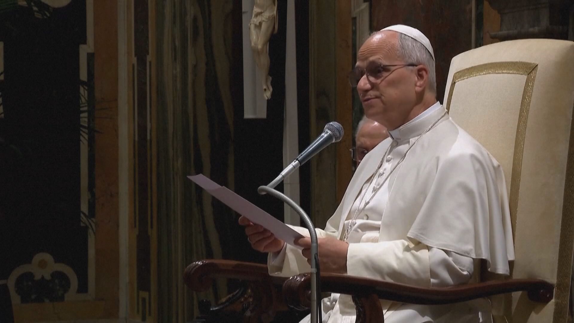 良十四世即位後首次會見關注教會性侵受害者組織