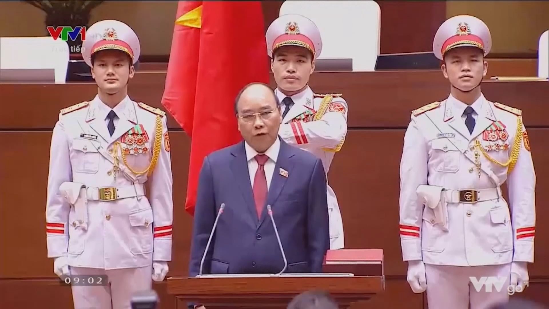 阮春福為違規官員負責　辭任越南國家主席