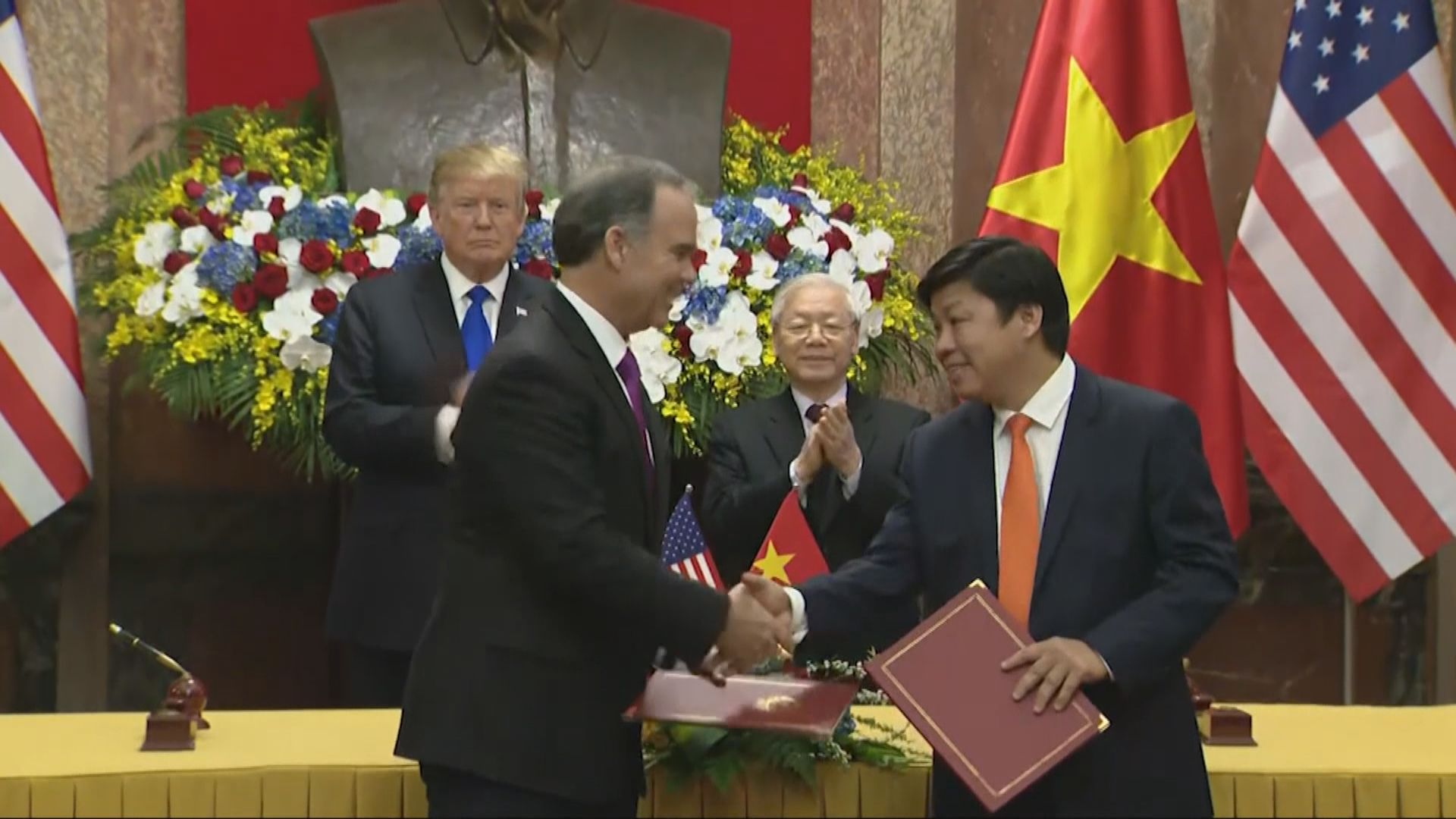 特朗普晤越南國家領袖　簽署多項合作協議