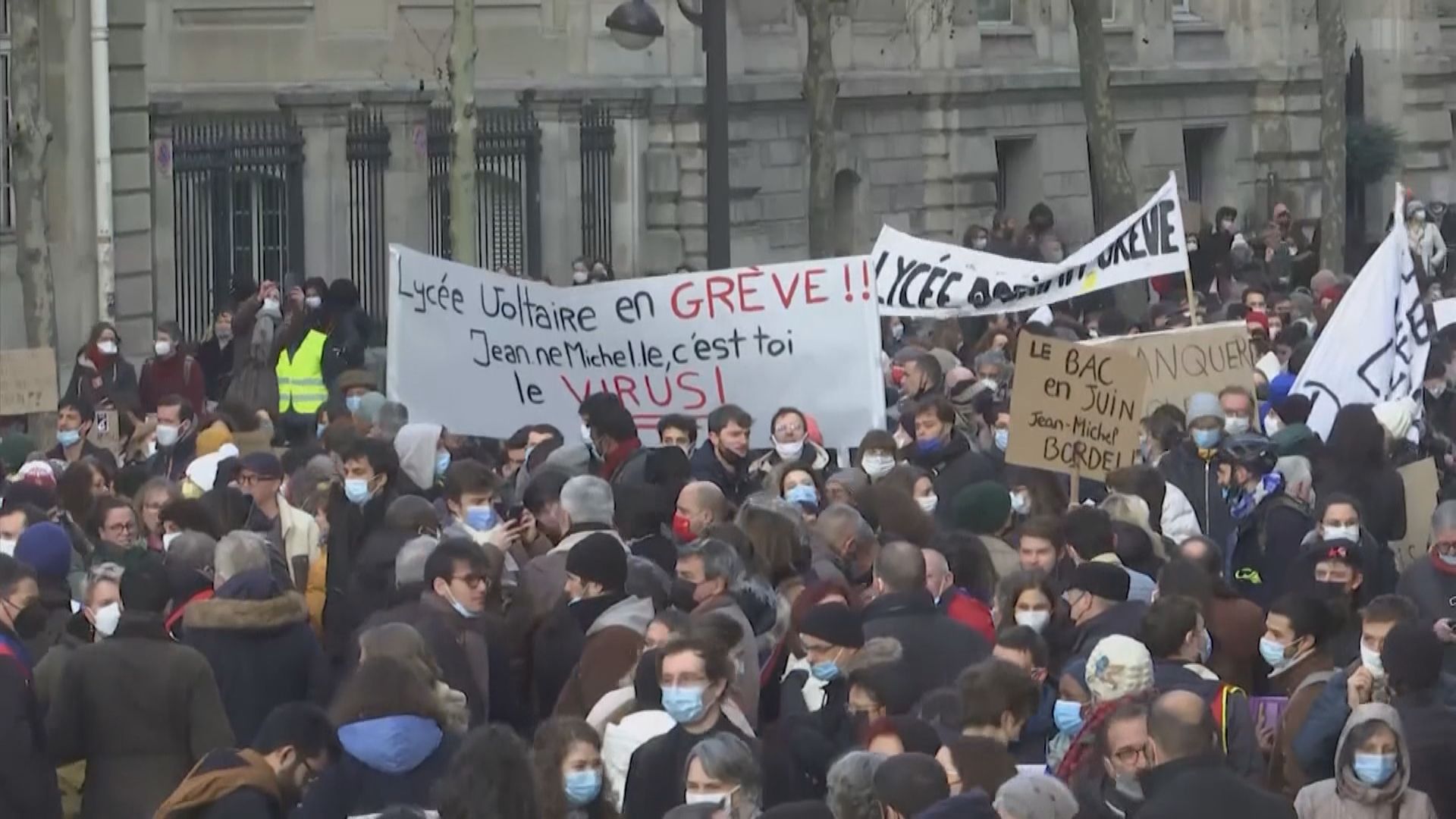 法國新增三十萬宗確診　教師發起罷工抗議政府防疫措施