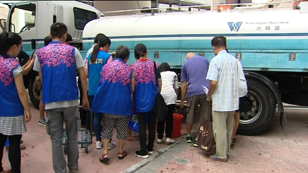 水車一度被拒入葵翠邨　居民批當局安排不周