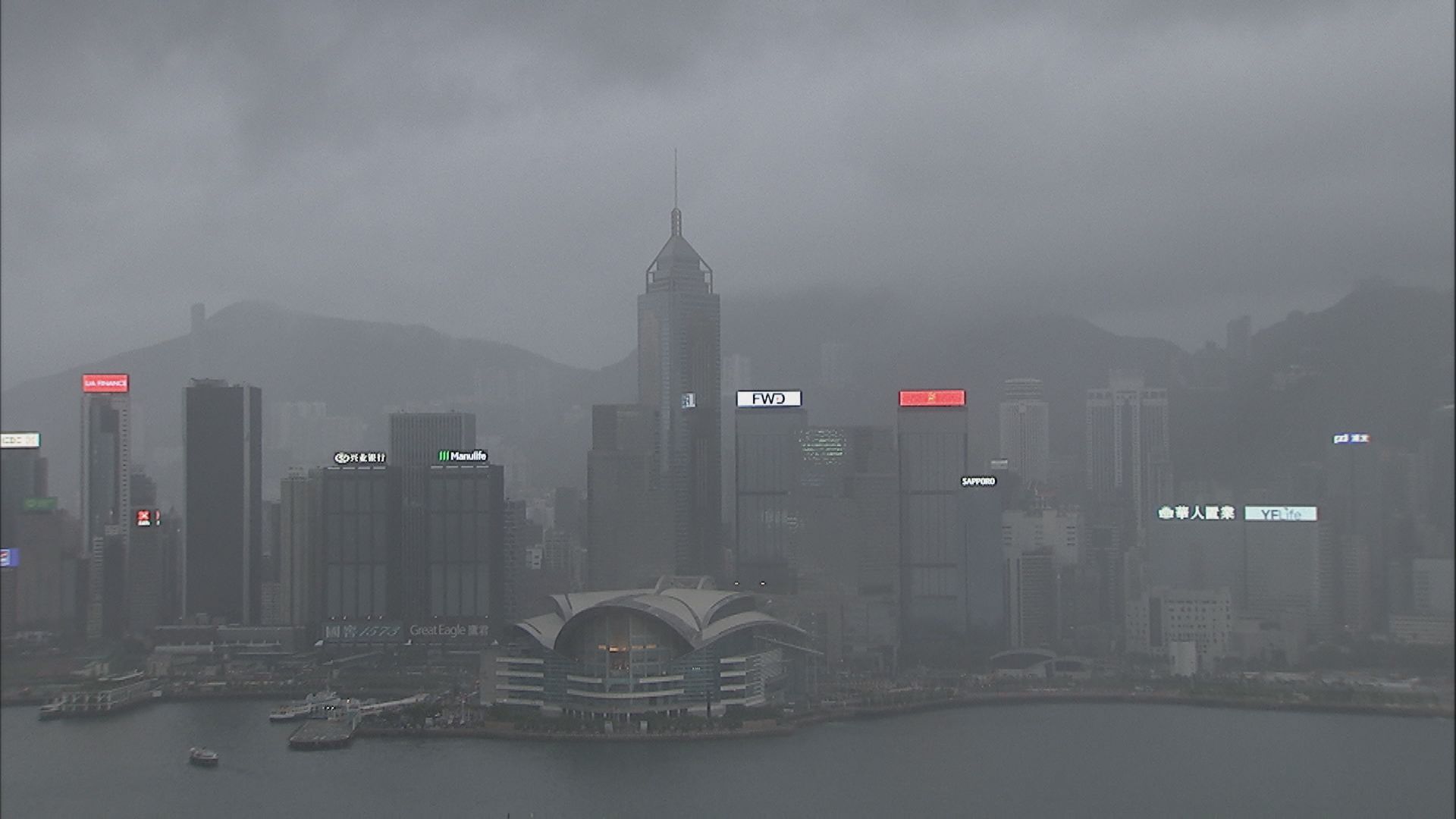 低壓槽影響　天文台料晚間續有驟雨及狂風雷暴