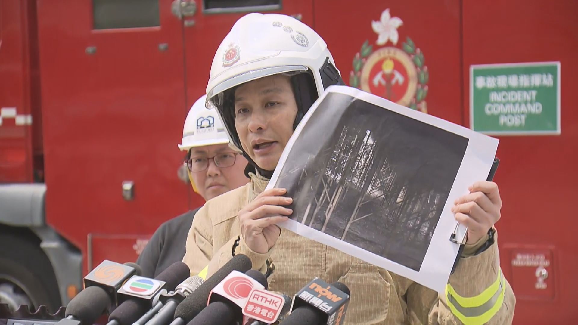 洪水橋地盤四級火燒逾40小時後救熄 消防指會調查危險品儲存所有否違規